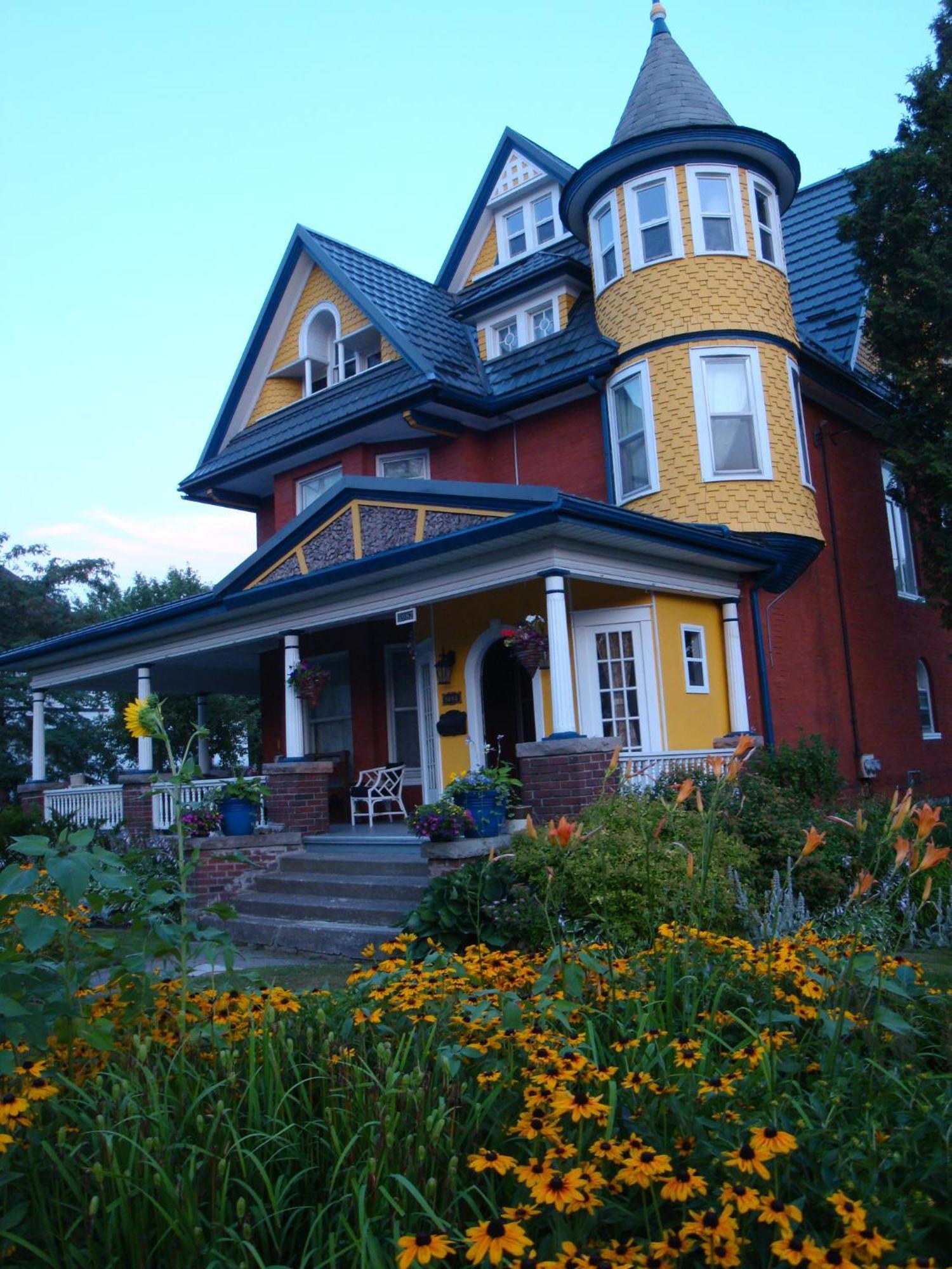 A Moment In Time Bed And Breakfast Niagara-Fälle Exterior foto