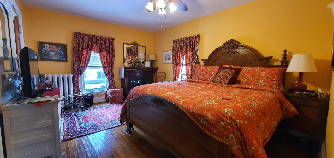 A Moment In Time Bed And Breakfast Niagara-Fälle Exterior foto
