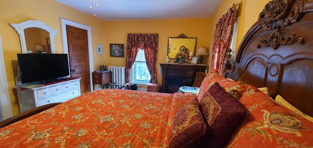 A Moment In Time Bed And Breakfast Niagara-Fälle Exterior foto